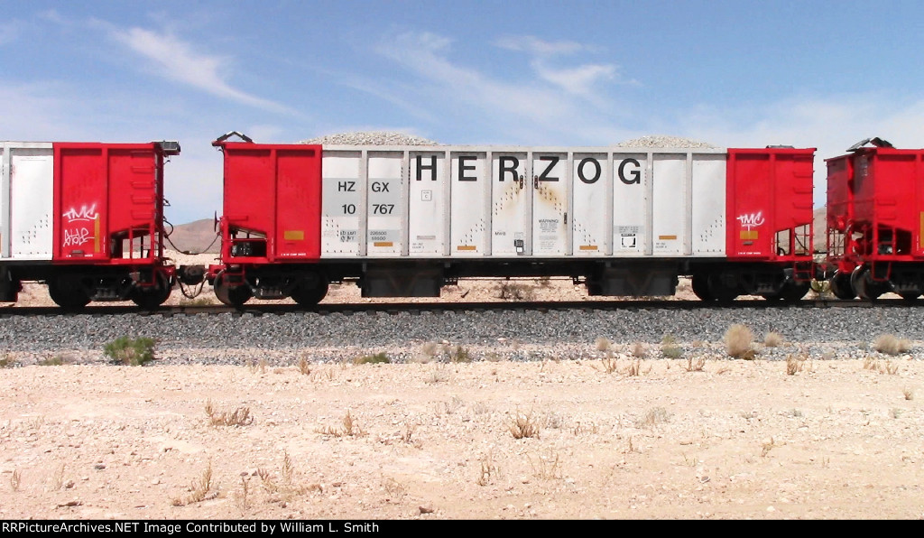 WB Unit Ballast Hooper Frt at Erie NV -67